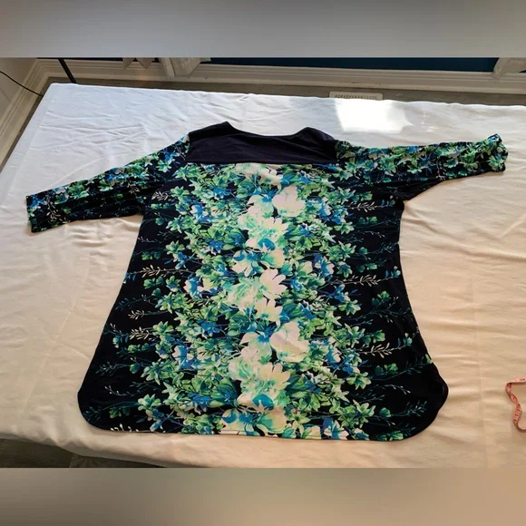 TanJay Plus Black and Multicolor top - Picture 9 of 10